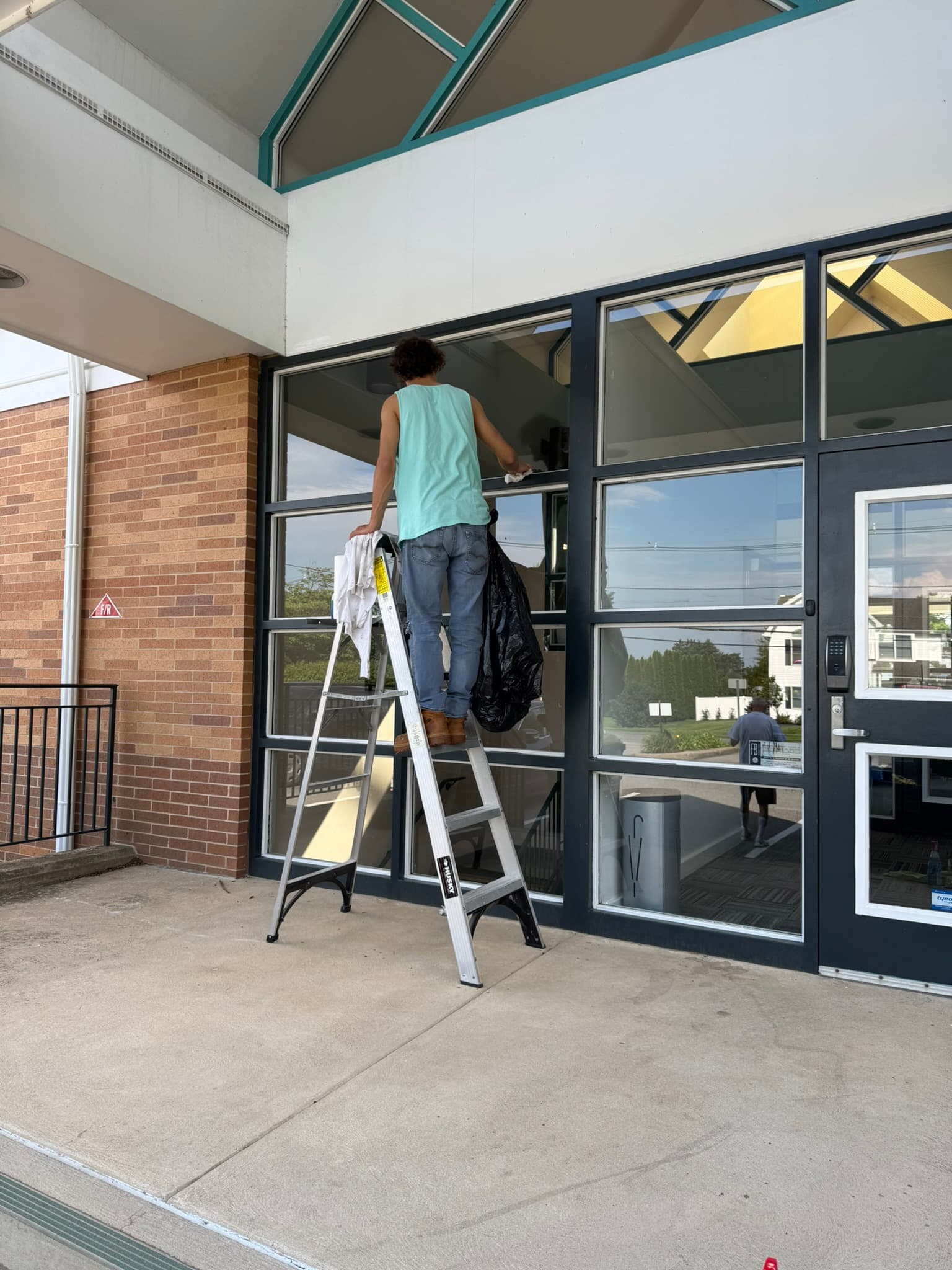 Janitorial service — high-traffic corridor and common area. — Phillipsburg, NJ. Patriotic Office Cleaning.